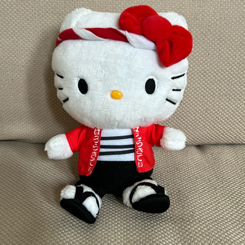 Japanese sushi chef hello kitty 🎀